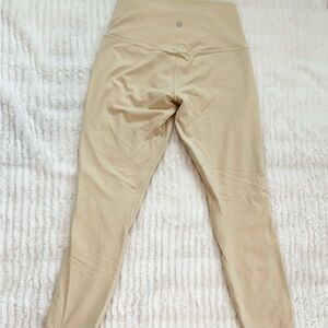 Lululemon Nude High-Waisted Leggings – Minimal Athleisure size 6